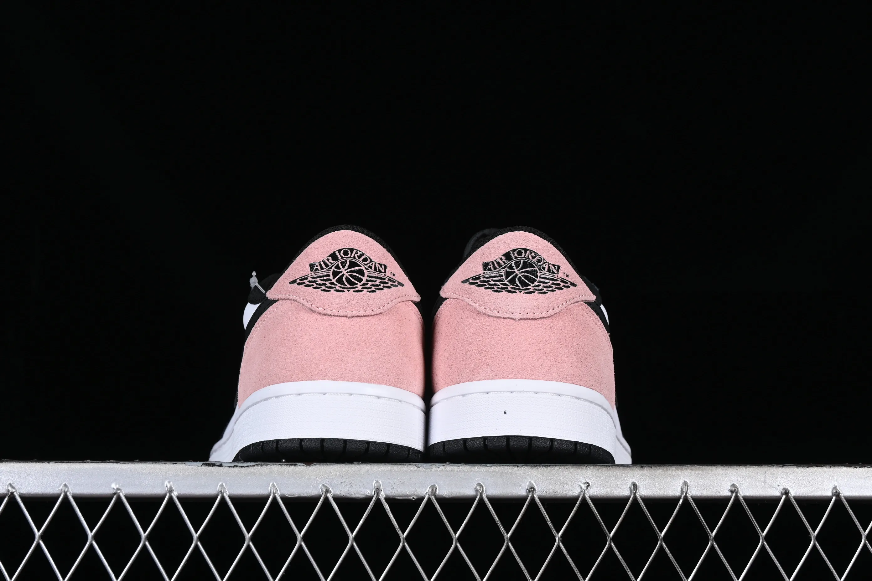 All categories Air Jordan Jordan series basketball shoes Air Jordan 1 Low G version pure original Air Jordan 1 Low OG "Bleached Coral" AJ1 Joe 1 black powder cultural basketball shoes CZ0790-061